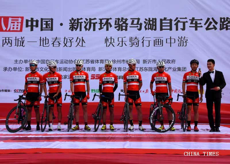1524301270983040400.jpg 04亮车仪式(摄影:冯赣勇).jpg