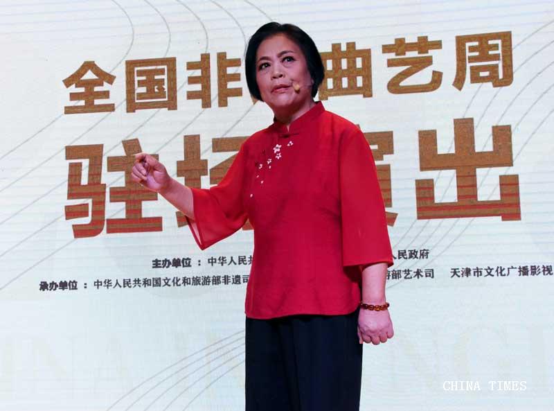 1528815772393048771.jpg 07表演照(摄影:冯赣勇).jpg