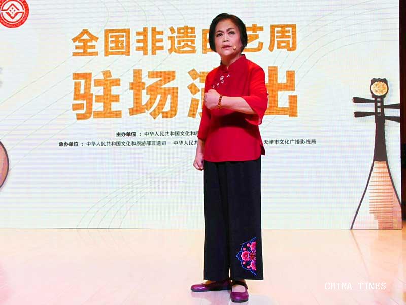1528815810301069432.jpg 03袁田表演江姐上船(摄影:冯赣勇).jpg