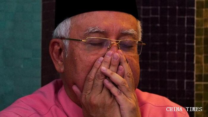 1530632291104012723.jpg 2018-05-12t071632z_2095241568_rc139f85bd40_rtrmadp_3_malaysia-politics.jpg