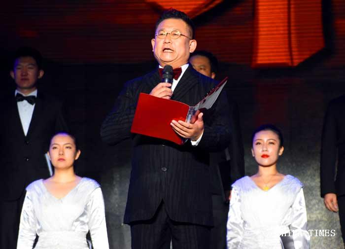 1534667289963011159.jpg 05李立红朗诵(摄影:冯赣勇.jpg