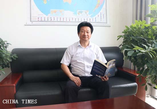 孙凤山近照187KB.jpg